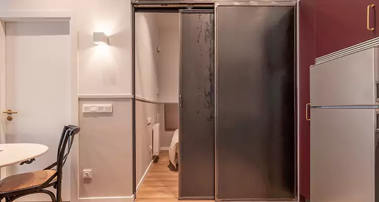 We Fix Closet Sliding Door in West Melbourne, FL