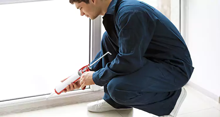 Window Glass Caulk Repair in West Melbourne, FL