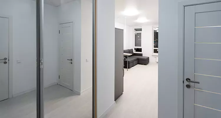 Modern Mirrored Closet Doors Repair in West Melbourne, FL